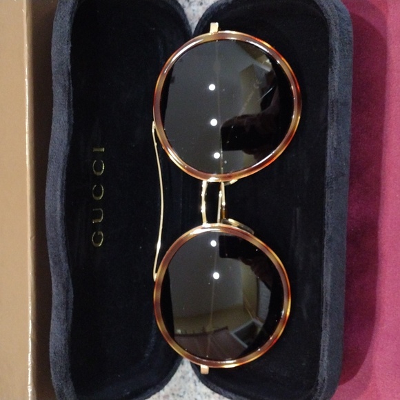 Authentic Gucci sunglasses LIKE NEW Gold frames with tortoise shell rims - Picture 1 of 12